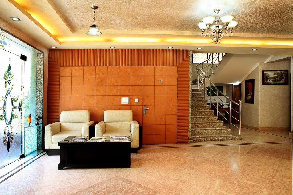 Indira International Inn Nova Deli Exterior foto